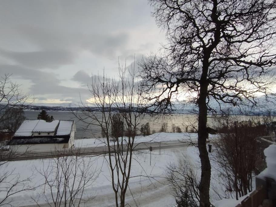 Apartment In Tromso With Sea And Mountain View Exterior foto